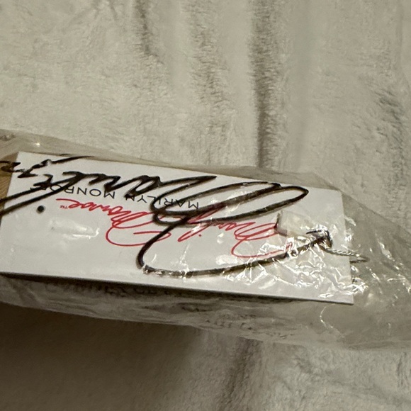 NWT. Elegant Tan Clutch Bag - Picture 6 of 6